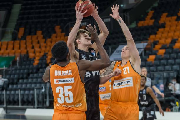 练使他们在 练使他们在